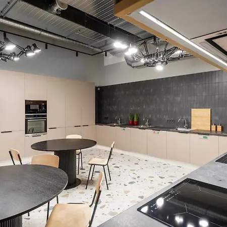 Aparthotel Self Check-in Coliving *